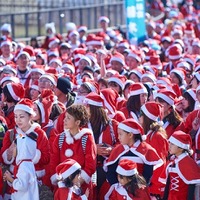 サンタ姿で歩くチャリティーイベント「東京グレートサンタラン」開催 画像