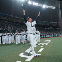 【プロ野球】松坂大輔の引退セレモニーにイチロー氏登場　米メディアも「心温まる瞬間」と感動伝える 画像