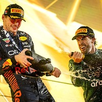 【F1】開幕戦バーレーンGPはレッドブルが1-2　「我々が望んでいたスタート」とフェルスタッペン　アロンソは2年ぶり表彰台 画像