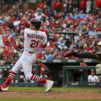 【MLB】ラーズ・ヌートバー、無安打も強烈レーザビームで進塁阻止　衝撃の強肩に実況も興奮「なんというプレー」 画像