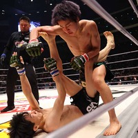 【RIZIN.45】「まるで天心のMMAデビュー」弟・那須川龍心、寝技回避→パウンドで“劇的”TKO勝利 画像
