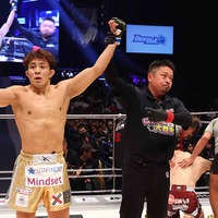 【RIZIN.45】新居すぐるの一撃“失神KO勝利”に衝撃走る　他界した地元先輩へ捧ぐ圧巻5連勝 画像