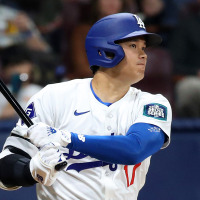 【MLB】「思わずベンチで苦笑い」大谷翔平、松井裕樹と“メジャー初対決”は本塁打……ならず　フェンスギリギリの大飛球に 画像