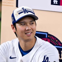 【MLB】大谷翔平とグラスノーが“自撮り”2ショットで満喫　ダービー出場のテオスカーに笑顔でアドバイス「センター方向へ打て」 画像