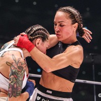 【超RIZIN.3】マッスル美女ファイターの鼻へし折れ「バキッ」……壮絶ベアナックルファイトで豪エマリーが“37秒殺”KO 画像