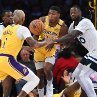 【NBA】開幕戦で18得点を挙げたレイカーズ八村塁 米メディアもアンソニー・デイビスに次ぐ高評価「一貫して積極的に攻撃関与」 画像