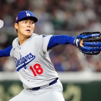 【MLB】ロバーツ監督、開幕戦勝利の山本由伸を絶賛「サイ・ヤング賞候補に挙がる」 レジェンド左腕カーショーも「彼の投球は特別」と言及 画像
