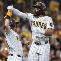 【MLB】ドジャースと同じLAが本拠地……NBAクリッパーズが「パドレス、今季も頑張って」と不可解メッセージ なぜド軍宿敵にエール? 画像