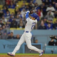【MLB】“137メートル”6号アーチの大谷翔平、ドジャース2年目で早くも「球団トップ」に 米記者注目の記録とは? 画像