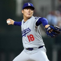 【MLB】「防御率0.93」山本由伸、最強右腕デグロムとの“快投劇”を米メディア絶賛 7回無失点10奪三振に「凄まじい投手戦だ」 画像