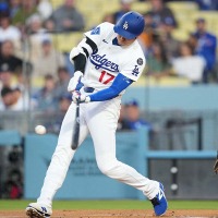 【MLB】大谷翔平、184キロ7号に公式脱帽「父親のパワー」 初回に見せた“パパ1号”に会心ガッツポーズ、本拠地も大熱狂 画像