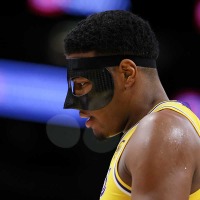【NBA】レイカーズHC、今季を振り返り八村塁を絶賛 「1年間通して主役としてやり遂げてくれた」 プレーオフは1回戦で敗退 画像