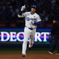 【MLB】大谷翔平、打った瞬間確信の頷き“183キロ”23号アーチ 米メディア歓喜の反撃弾「63本ペースだ」 画像