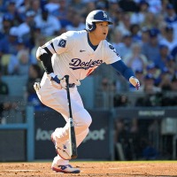 【MLB】大谷翔平、初回“技アリ”三塁打で電光石火の「先制点演出」　ベッツの適時打で生還 画像