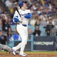 【MLB】大谷翔平、二刀流で驚愕の1試合2発“188キロ”場外アーチ「地球上でもっとも偉大な野球選手だ」　同僚フリーマンも頭抱える特大弾 画像