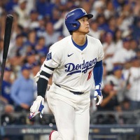 【MLB】大谷翔平「1番投手兼DH」スタメン 前日6時間超え激闘も……2試合連発“二刀流アーチ”で世界一に王手かけるか 画像