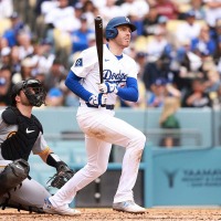 【MLB】フリーマンもトレンドの犠牲者に「外野手が深く守っている」　二塁打と三塁打が激減……守備位置規制の新ルールを米メディア提言 画像