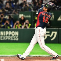 【WBC2026】侍ジャパン、大谷翔平の“188キロ”右翼線二塁打で好機を演出　山本由伸が初回無失点の立ち上がり 画像