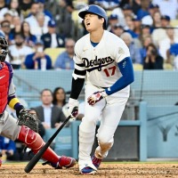 【MLB】「次はお前な？」大谷翔平のすべらない二刀流ジョーク再び　死球直後に相手野手を“指差し予告”でニヤリ 画像