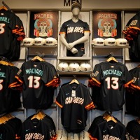 【MLB】賛否両論？どれが好み？8球団が新たな「シティコネクトユニフォーム」発表　マチャドの反応は「まあまあだね……」 画像