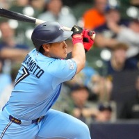 【MLB】“2戦連続決勝打”岡本和真に見られた変化……米記者が指摘した「打席での立ち位置」　捕手寄り、ベース寄りへと調整 画像