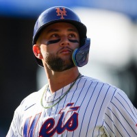 【MLB】ビシェットが古巣凱旋で涙……親友ゲレーロJr.の催促で照れ笑い「ヘルメットとりなよ」　ブルージェイズファン総立ちで拍手 画像