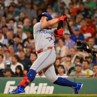 【MLB】“大谷翔平超え”を果たした岡本和真、ブ軍監督が称賛「大偉業だよ、本当に才能に溢れている」　日本選手1年目の最多本塁打を更新 画像