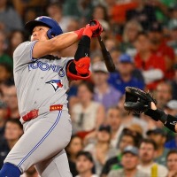 【MLB】岡本和真、三塁で見せた堅守に現地実況も賛辞「素晴らしい打球処理」　地元メディアが1年目の奮闘評価「常に長打力を発揮」 画像
