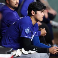 【MLB】ロバーツ監督は大谷翔平のIL入りを否定も……識者からは促す声「長期に渡って戦列から離れるべき」　左膝の回復を重要視 画像