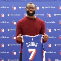 【NBA】今季からレブロンと共闘、76ers加入のジェイレン・ブラウンが本音を吐露　トレード通告を受けた時は「スマホを放り投げた」 画像