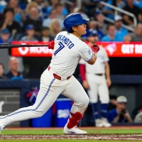 【MLB】岡本和真、殊勲の決勝適時打を呼び込んだ「幸運な落球」　一塁手がファールフライを捕球できず命拾い 画像