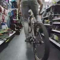 MONGOOSEライダーが店の中で大暴れ! 画像