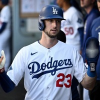 【MLB】苦戦が続くタッカーを後押し、満員のドジャースファンが異例のスタンディングオベーション「特別なエールを贈った」 画像