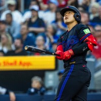 【MLB】岡本和真、7試合ぶり27号アーチで貴重な追加点　スイーパーを本拠地左翼スタンドへ豪快弾「30本塁打が見えてきた」 画像