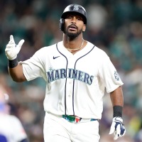 【MLB】「どこに打ったんだ」マリナーズの怪物新人モンテス、驚愕の“今季メジャー最長タイ”145メートル弾　本拠地センター2階席へ着弾 画像