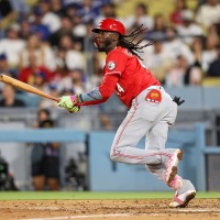 【MLB】被弾の山本由伸が絶叫、怪物デラクルーズがキャリア初の5試合連発　中堅へ“172キロ”豪快26号ソロ 画像