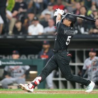 【MLB】“先制32号3ラン”村上宗隆、課題の左投手から豪快アーチ　前日まで「打率.182」も……バルデスの初球シンカーをフルスイング 画像