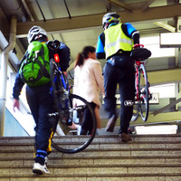 自転車のままモノレールへ、千葉で実証実験 画像