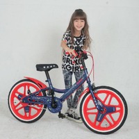 ファッションブランドとコラボした幼児用自転車 画像