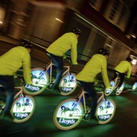 英国発の自転車ホイールを使った広告配信サービス「Electro Bike」が日本に上陸 画像