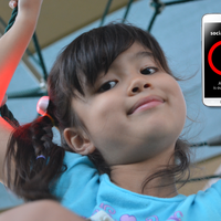 光るバレット型ウェアラブルデバイス「ソーシャルブライト」が子ども守る　アメリカ 画像