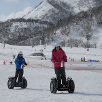 セグウェイで雪上走行！ キロロリゾートの新アクティビティ 画像