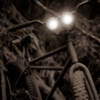 ハンドライトを自転車で使う「NIGHT SHIFT」でラリーテイストを楽しむ。米カリフォルニア発 画像