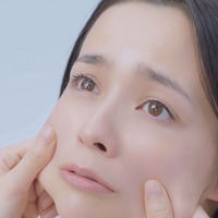 加藤ローサ、2児の母とは思えない!? 4年ぶりCMで“ぷるぷる素肌”披露 画像