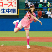 乃木坂46の白石麻衣、セ・パ交流戦始球式でノーバン投球!自己採点は「80点くらい」 画像