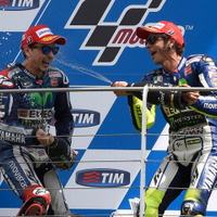 【MotoGP 第6戦】ヤマハ、ロレンソが3連勝…マルケスは転倒リタイア 画像