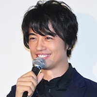 斎藤工、鳥居みゆきの「真っ裸で撮影」指摘に「脱いだのは下半身だけ」 画像