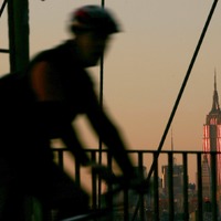 ベテラン技術者が自転車の耐久性試験機開発へ　ニューヨーク 画像