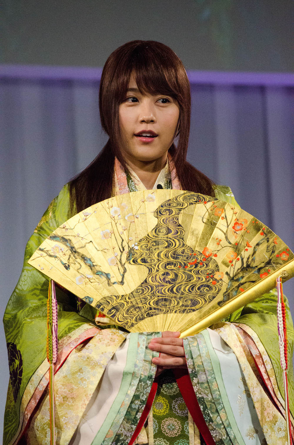 有村架純 菜々緒のスマホライフ 月末は イライラしちゃう 写真蔵 4枚目の写真 画像 Cycle やわらかスポーツ情報サイト 有村架純 菜々緒のスマホライフ 月末は イライラしちゃう 写真蔵 4枚目の写真 画像 Cycle やわらかスポーツ情報サイト