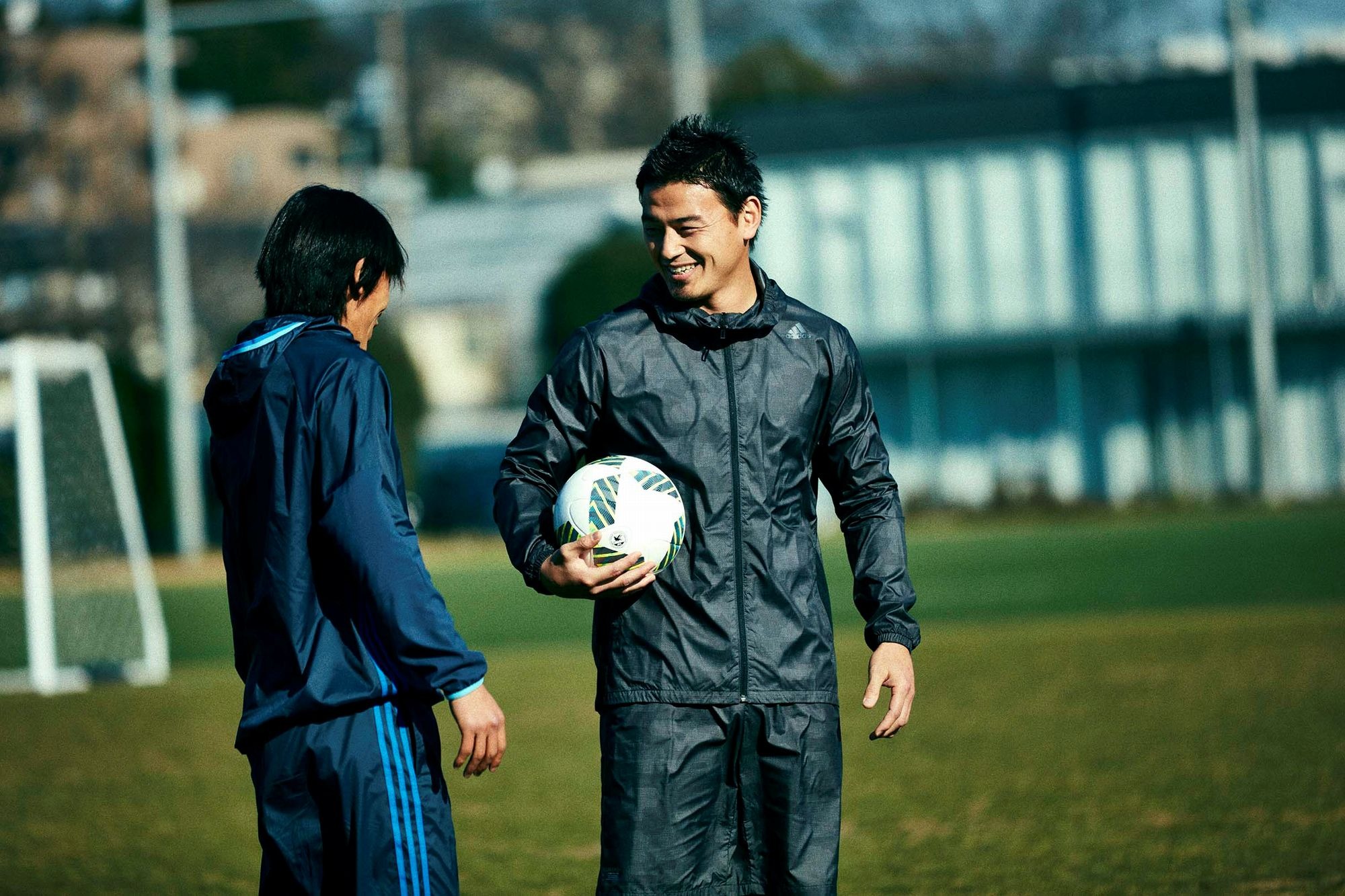 中村俊輔 Vs 五郎丸歩 対決動画をアディダスが公開 3枚目の写真 画像 Cycle やわらかスポーツ情報サイト